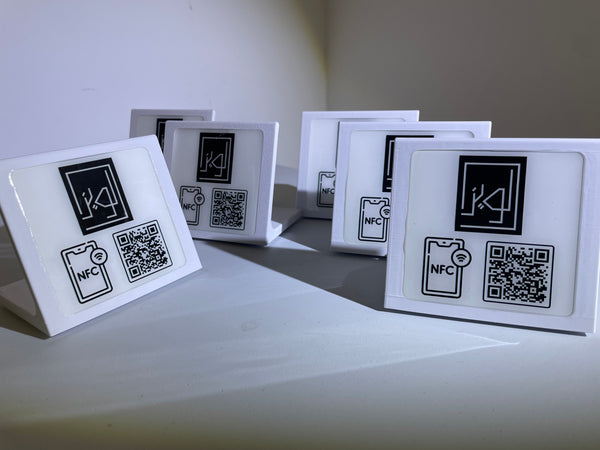 סט 10 מעמדי QR לתפריט דיגיטלי למסעדות